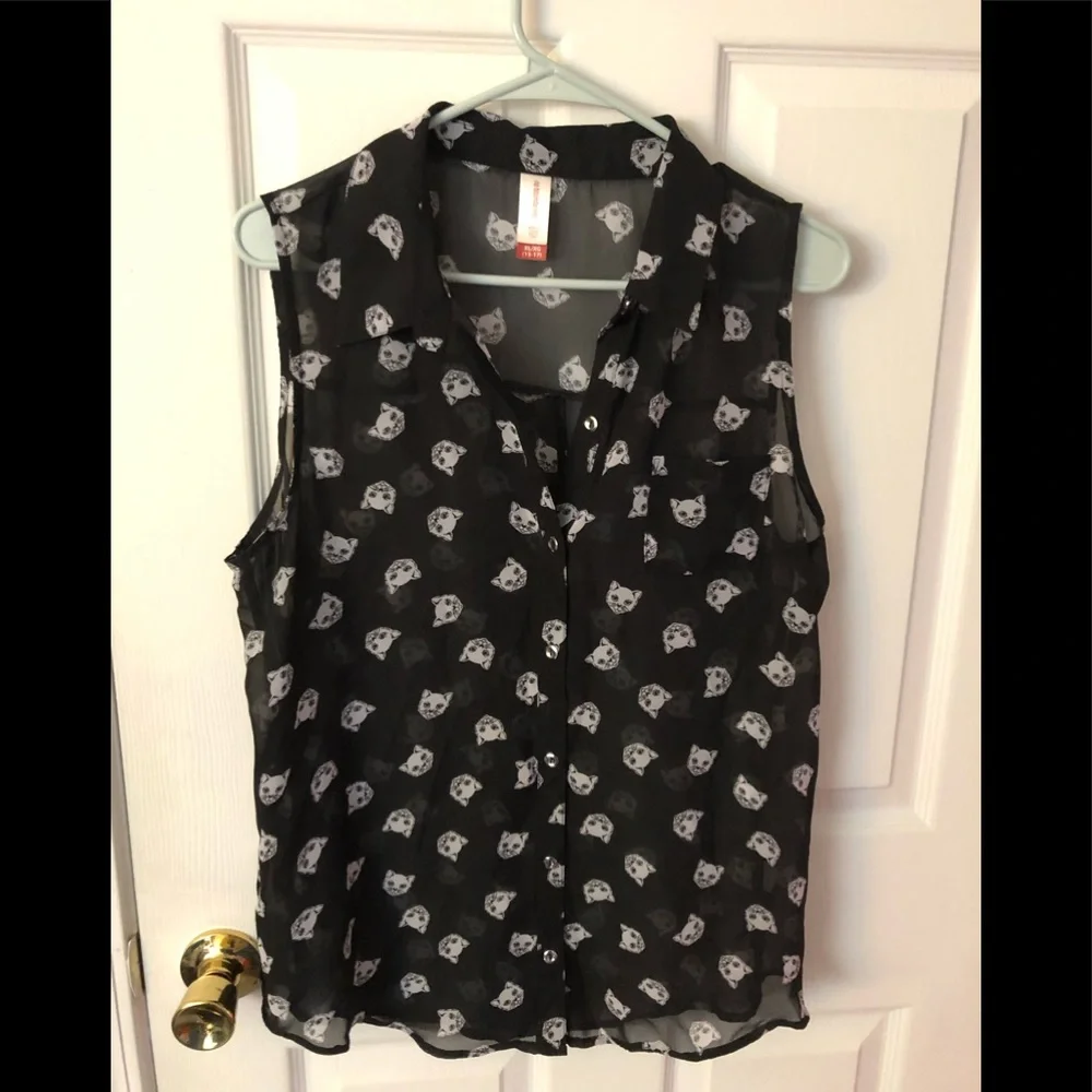 Women’s No Boundaries Sheer Top with White Cats Designed, Plus Size 15-17 - Picture 1 of 4
